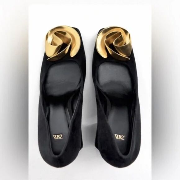 NWT Zara Gold Flower Suede Black Block Heels - Picture 2 of 13